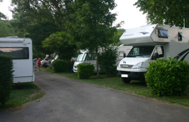 emplacement pour camping car à Montignac