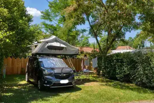 emplacement camping coly saint amand